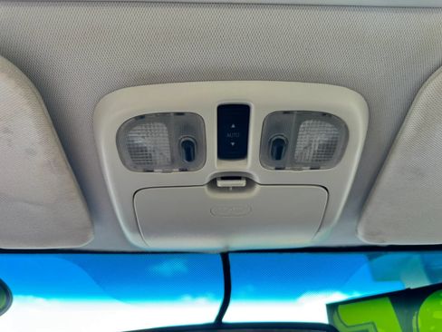 Used 2012 Ford Escape XLT FWD image 16