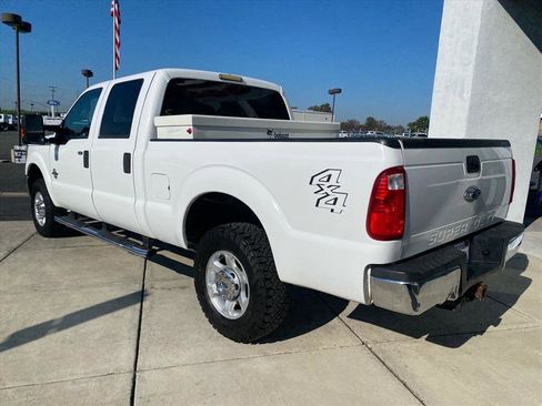 Used 2015 Ford F250 XLT w/ XLT Interior Package image 5