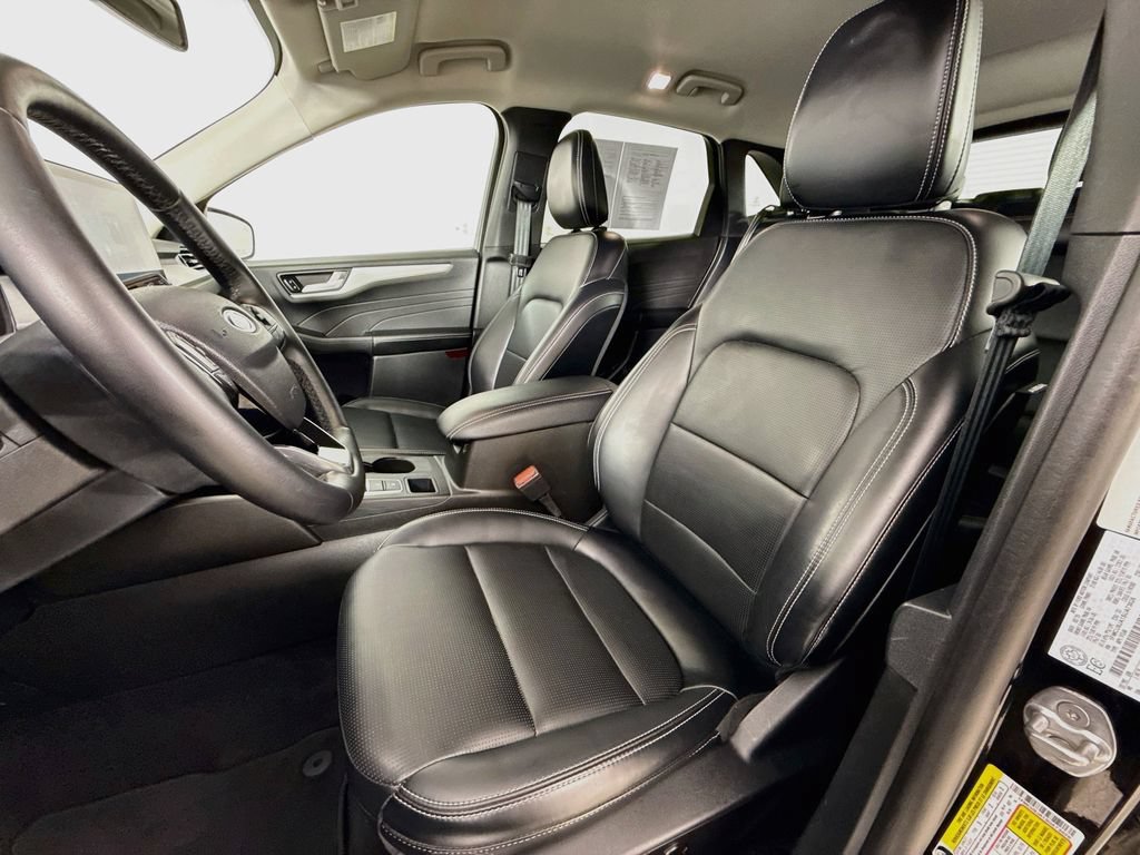 Used 2025 Ford Escape Platinum AWD/4WD image 23