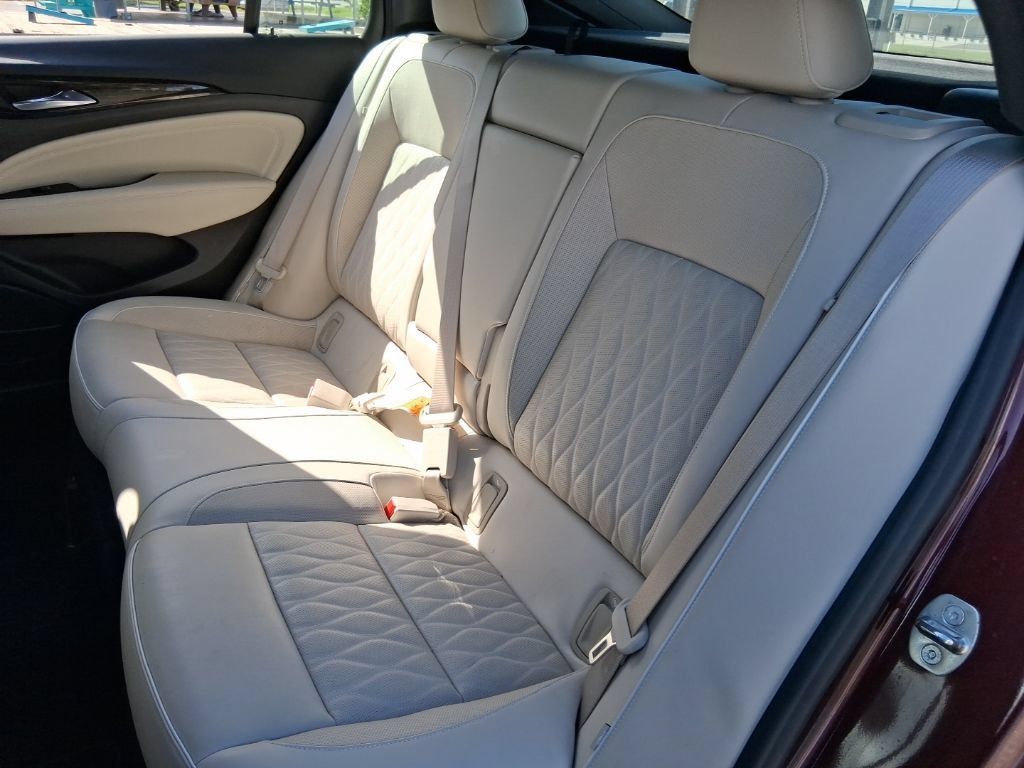 Used 2019 Buick Regal Avenir w/ Driver Confidence Package II FWD image 12