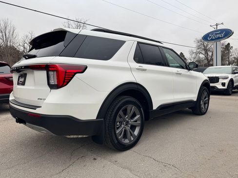 New 2026 Ford Explorer Active w/ Active Comfort Package image 5