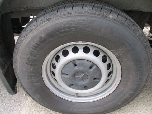 Used 2025 Mercedes-Benz Sprinter 2500 image 25