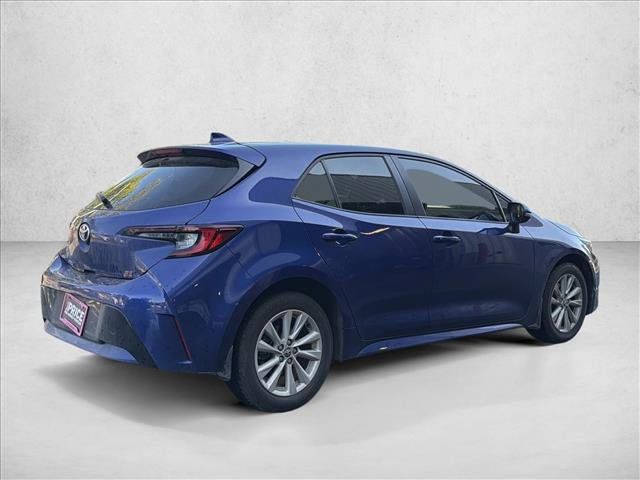 Used 2025 Toyota Corolla SE w/ SE Package FWD image 5