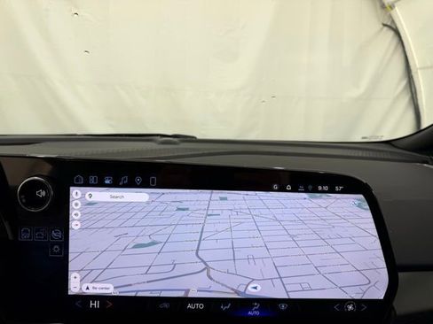 New 2026 Chevrolet Equinox EV LT image 31