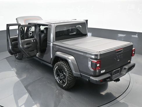 Used 2024 Jeep Gladiator Sport image 59