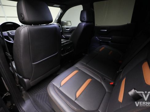 Used 2021 GMC Sierra 1500 AT4 w/ AT4 Preferred Package AWD/4WD image 9
