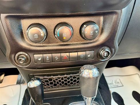 Used 2016 Jeep Wrangler Sahara AWD/4WD image 17