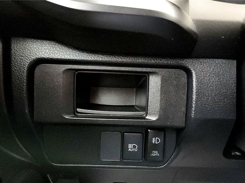 Certified 2019 Toyota Tacoma SR image 30