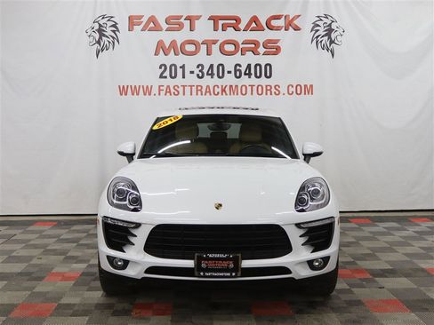 Used 2018 Porsche Macan S image 2