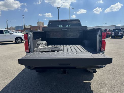 Used 2025 Chevrolet Silverado 2500 LT w/ Trail Boss Package AWD/4WD image 9