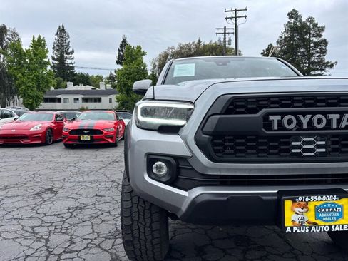 Used 2021 Toyota Tacoma TRD Off-Road w/ TRD Premium Off Road Package AWD/4WD image 29