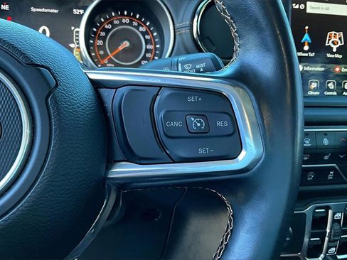 Used 2021 Jeep Gladiator Overland image 13