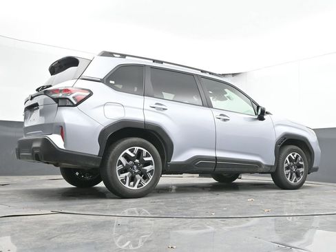 Used 2025 Subaru Forester Premium AWD/4WD image 30