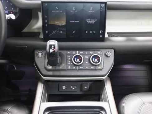 Used 2023 Land Rover Defender 130 SE AWD/4WD image 42