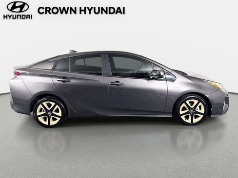 Used 2017 Toyota Prius Three Touring FWD image 5