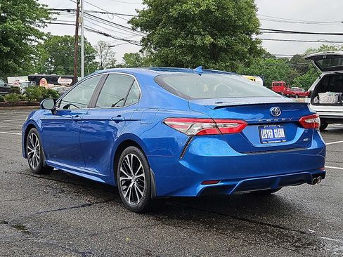 Used 2019 Toyota Camry SE FWD image 5