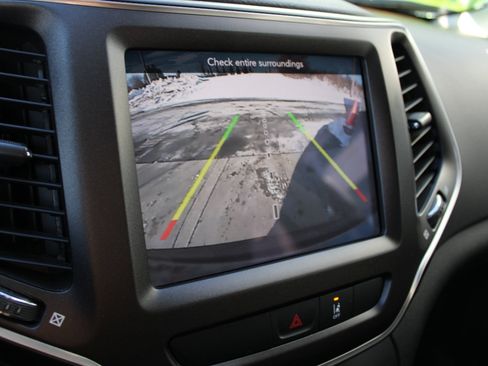 Used 2022 Jeep Cherokee Trailhawk image 31