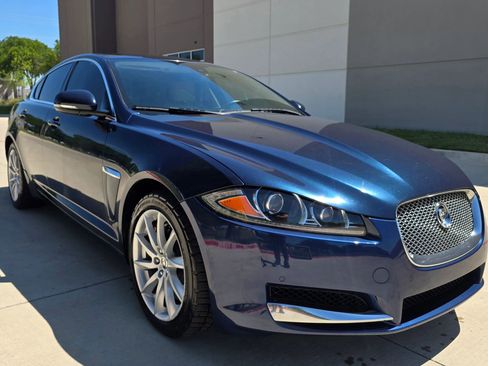 Used 2013 Jaguar XF RWD image 4