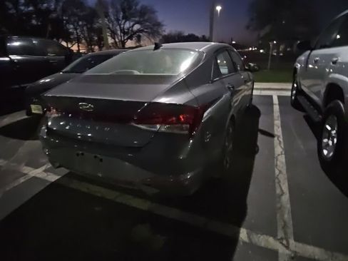 Certified 2023 Hyundai Elantra SEL w/ Convenience Package image 8