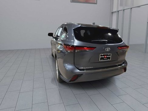 Used 2022 Toyota Highlander Limited AWD/4WD image 7
