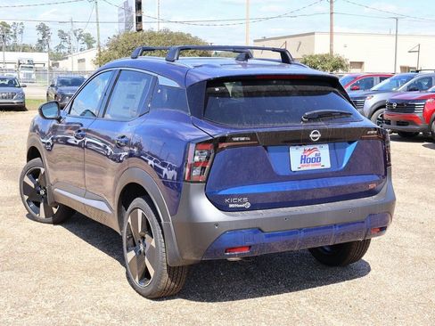 New 2026 Nissan Kicks SR image 2