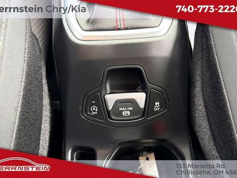 Used 2023 Jeep Renegade Latitude AWD/4WD image 21