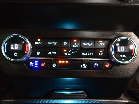 Used 2020 Ford Expedition Limited w/ Equipment Group 303A AWD/4WD image 29