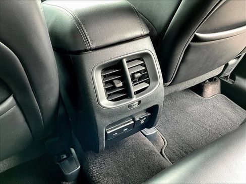 Used 2019 Jeep Cherokee Limited AWD/4WD image 13