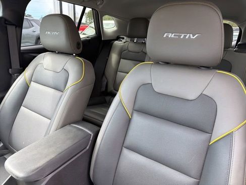 Used 2024 Chevrolet Trax ACTIV w/ Sunroof Package FWD image 23