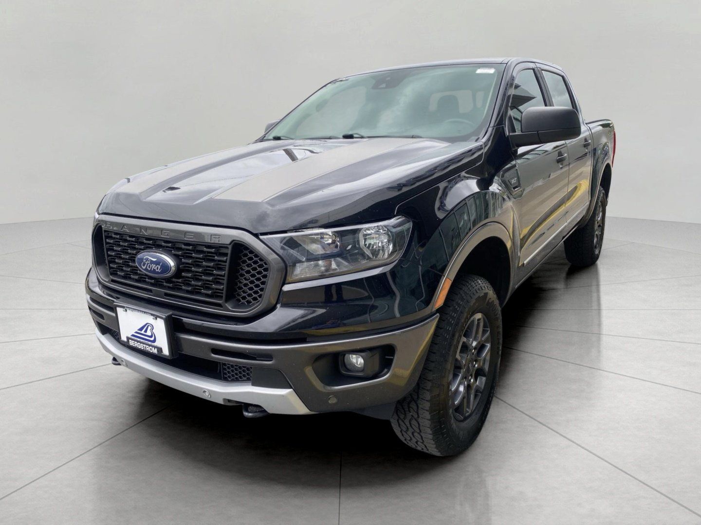 Used 2019 Ford Ranger XLT w/ Equipment Group 302A Luxury AWD/4WD image 3