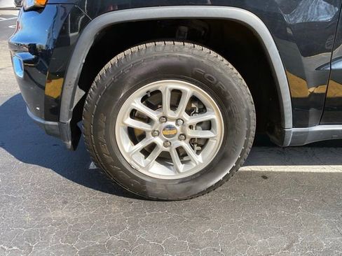 Used 2018 Jeep Grand Cherokee Laredo image 13