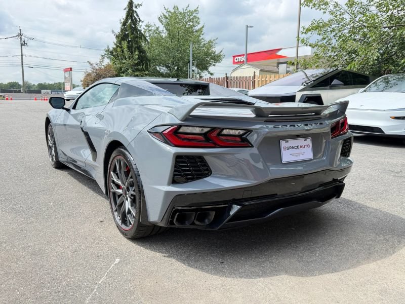Used 2024 Chevrolet Corvette Stingray Preferred Conv w/ Z51 Performance Package RWD image 9