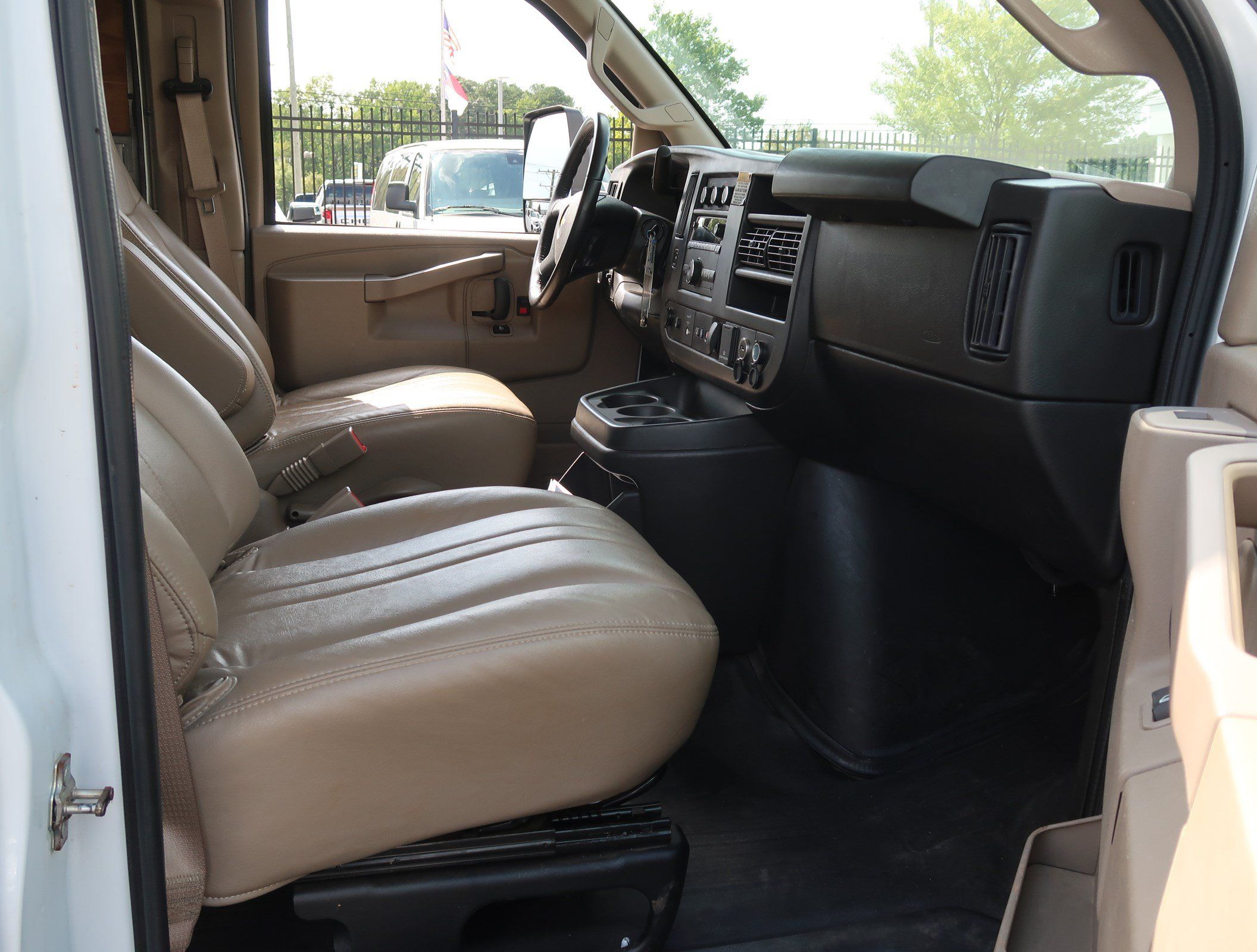 Used 2023 Chevrolet Express 3500 w/ Power Convenience Package RWD image 35