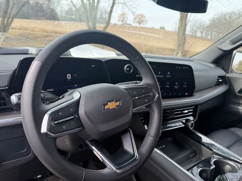 Used 2025 Chevrolet Tahoe LT image 4