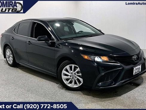 Used 2024 Toyota Camry SE image 1