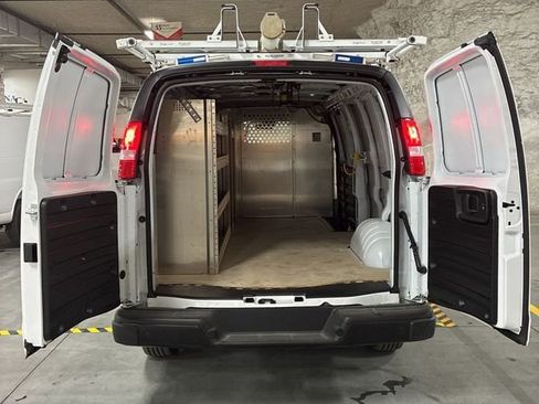 Used 2025 Chevrolet Express 2500 Extended w/ Communications Package image 30