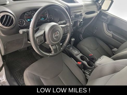 Used 2016 Jeep Wrangler Sport AWD/4WD image 13
