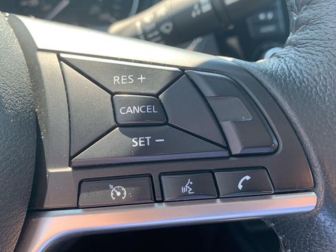 Used 2020 Nissan Rogue SV AWD/4WD image 11