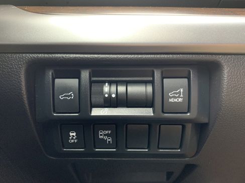 Used 2016 Subaru Outback 2.5i Limited AWD/4WD image 15