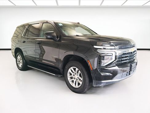 Used 2025 Chevrolet Tahoe LT AWD/4WD image 3
