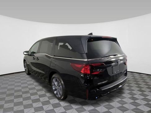 New 2026 Honda Odyssey Touring image 4