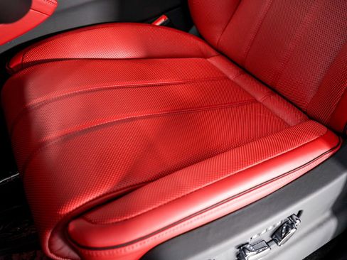 New 2025 Bentley Bentayga image 19