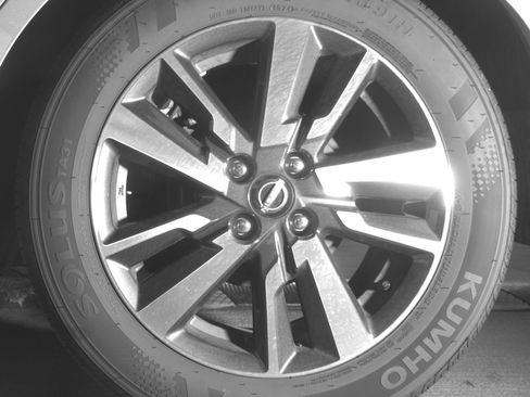 Used 2025 Nissan Versa SV FWD image 14