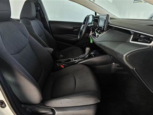 Used 2022 Toyota Corolla LE image 16