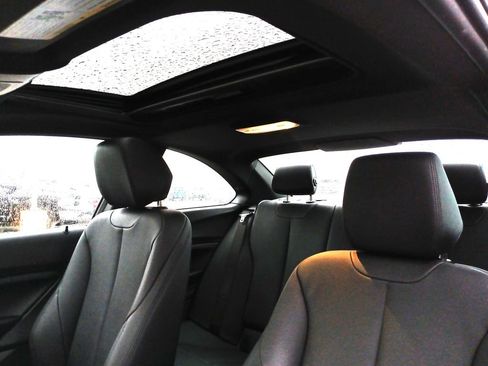 Used 2017 BMW 230i Coupe image 19