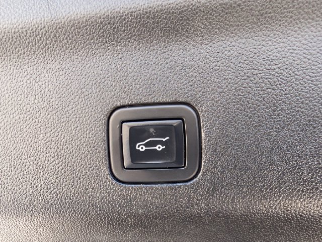 Used 2023 Chevrolet Tahoe Premier RWD image 11