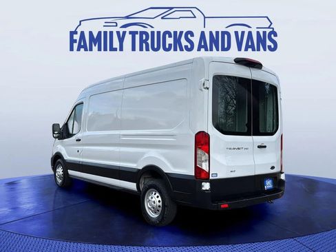 Used 2022 Ford Transit 250 Medium Roof AWD image 3