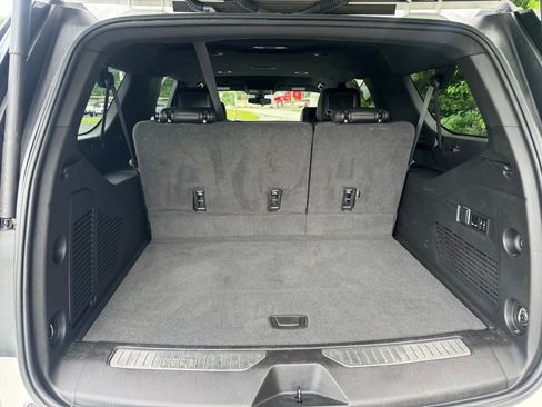 Used 2022 Chevrolet Suburban RST w/ Luxury Package RWD image 5