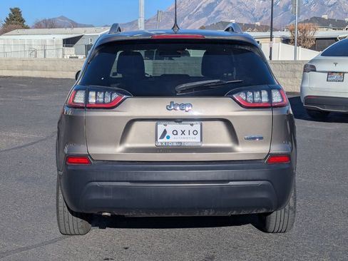 Used 2019 Jeep Cherokee Latitude w/ Popular Appearance Group FWD image 6