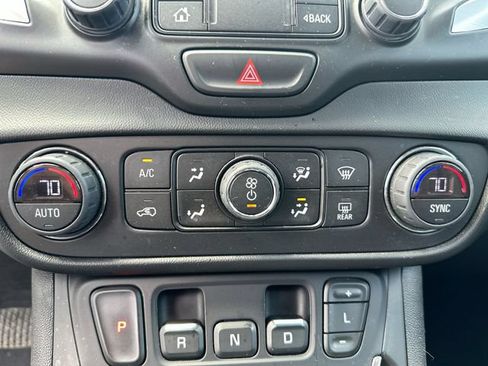 Used 2019 GMC Terrain SLT w/ Preferred Package AWD/4WD image 39